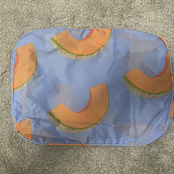 Reserved 2 BAGGU Packing Cube - Medium (Japanese Produce) - Picture 4 of 5